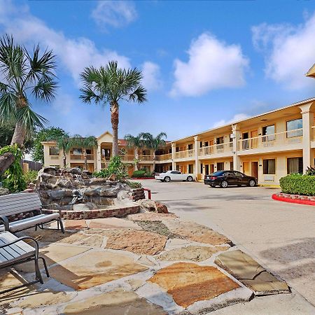 Hotel Super 8 By Wyndham Houston Hobby Airport South Exterior foto